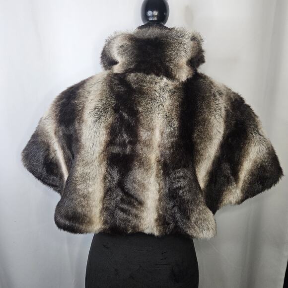 Y2K Charming Charlie Faux Fur Chinchilla Shrug Vest Cape One Size - Picture 3 of 4